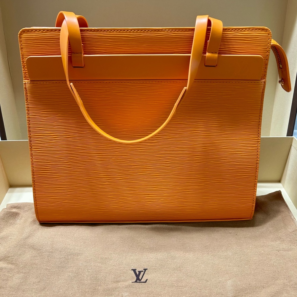 Authentic Vintage Louis Vuitton Epi Mandarin Orange Croisette PM Tote Bag - Picture 13 of 13